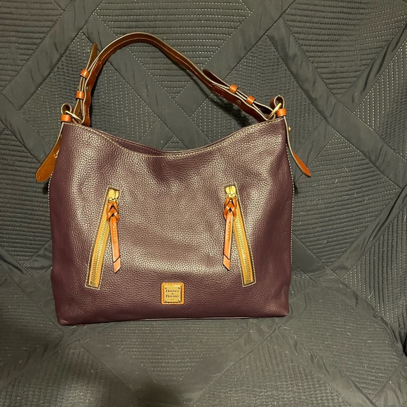 Dooney & Bourke Handbags - EUC VINTAGE LEATHER D&B SHOULDER BAG 15X12